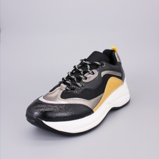 Кроссовки женские